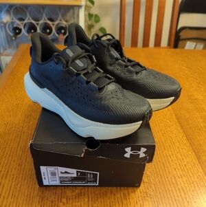 Men's -SIZE 7- Under Armour Infinite Pro UA Black Grey Running Shoes 3027190-007